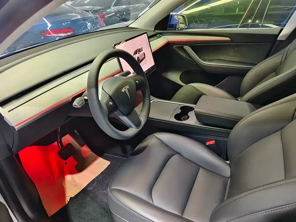 Tesla Model Y — фото 3