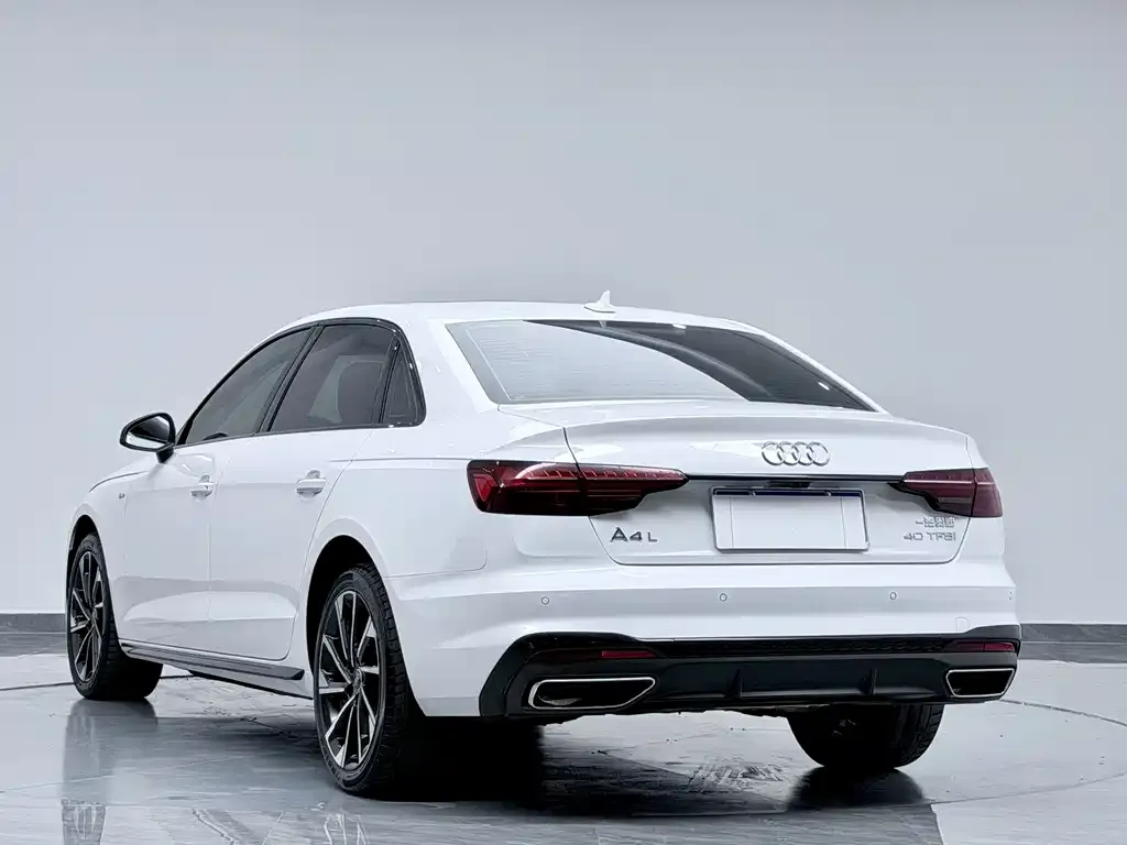 Audi A4L — фото 9
