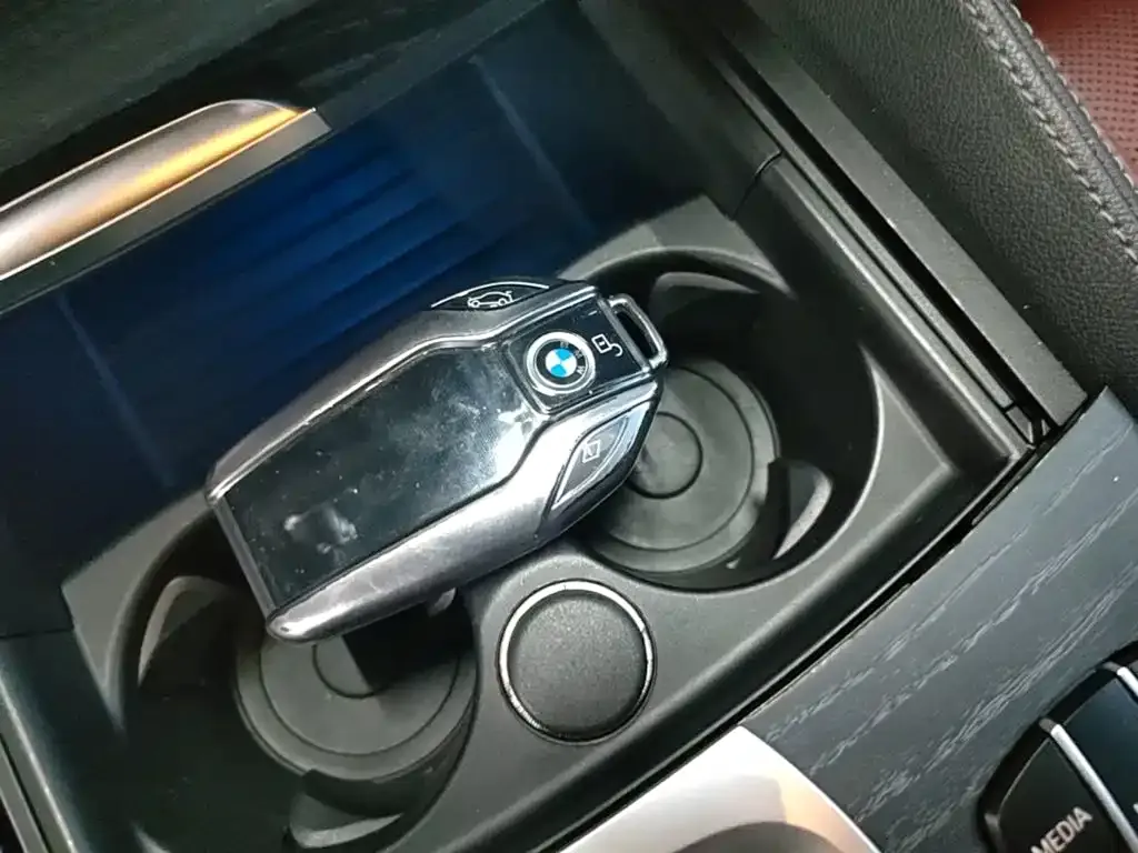 BMW 5 Series New Energy — фото 3