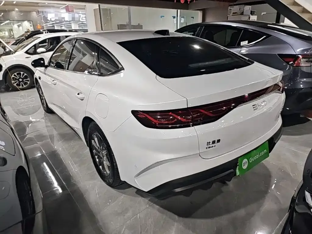 BYD Qin L — фото 10