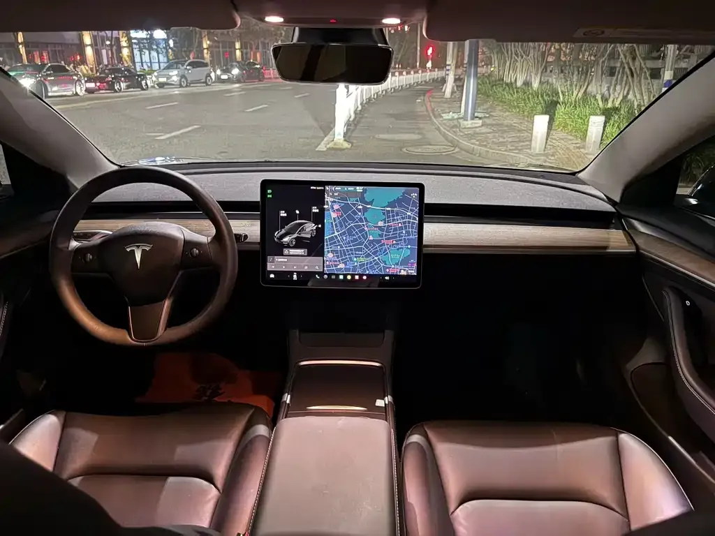 Tesla Model 3 — фото 5