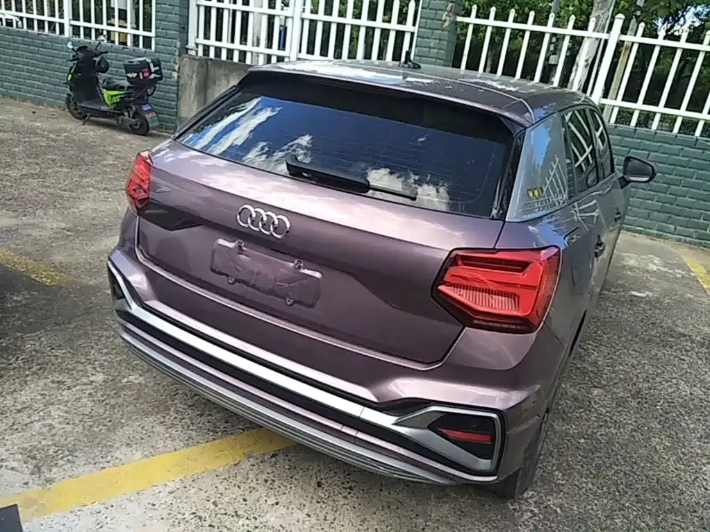 Audi Q2L e-tron — фото 8