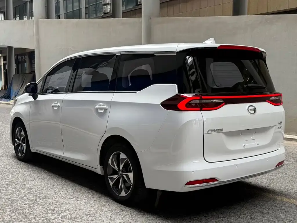 GAC Motor Trumpchi M6 — фото 2