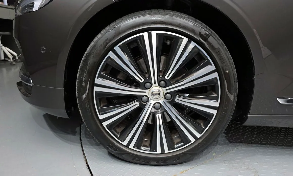 Volvo S90 — фото 8