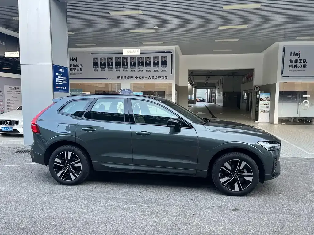 Volvo XC60 — фото 6