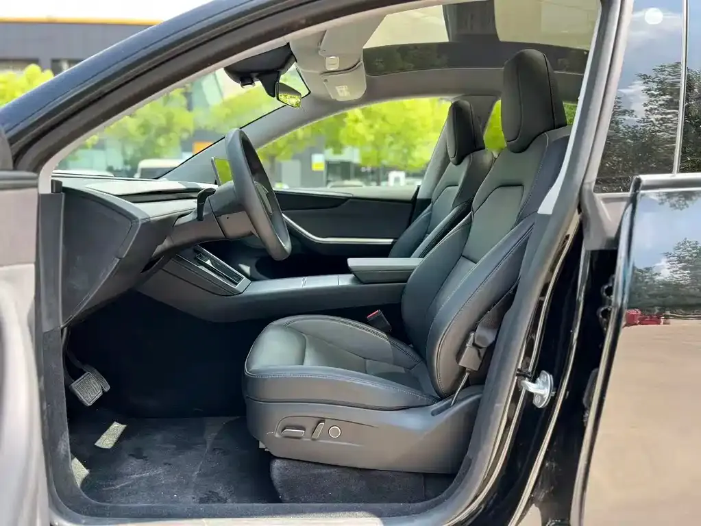 Tesla Model Y — фото 5