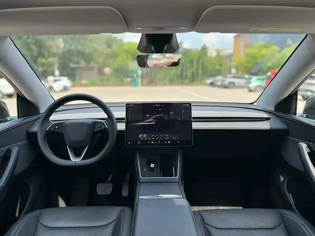 Tesla Model Y — фото 7
