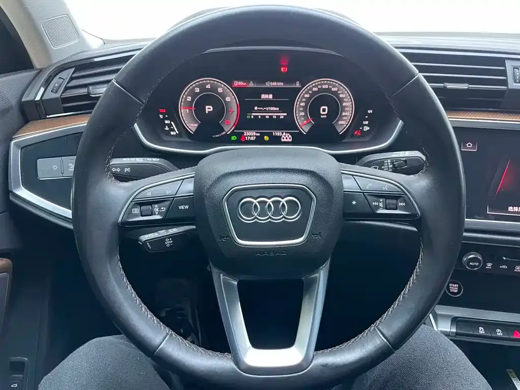 Audi Q3 — фото 9