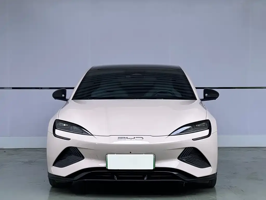 BYD Seal — фото 3