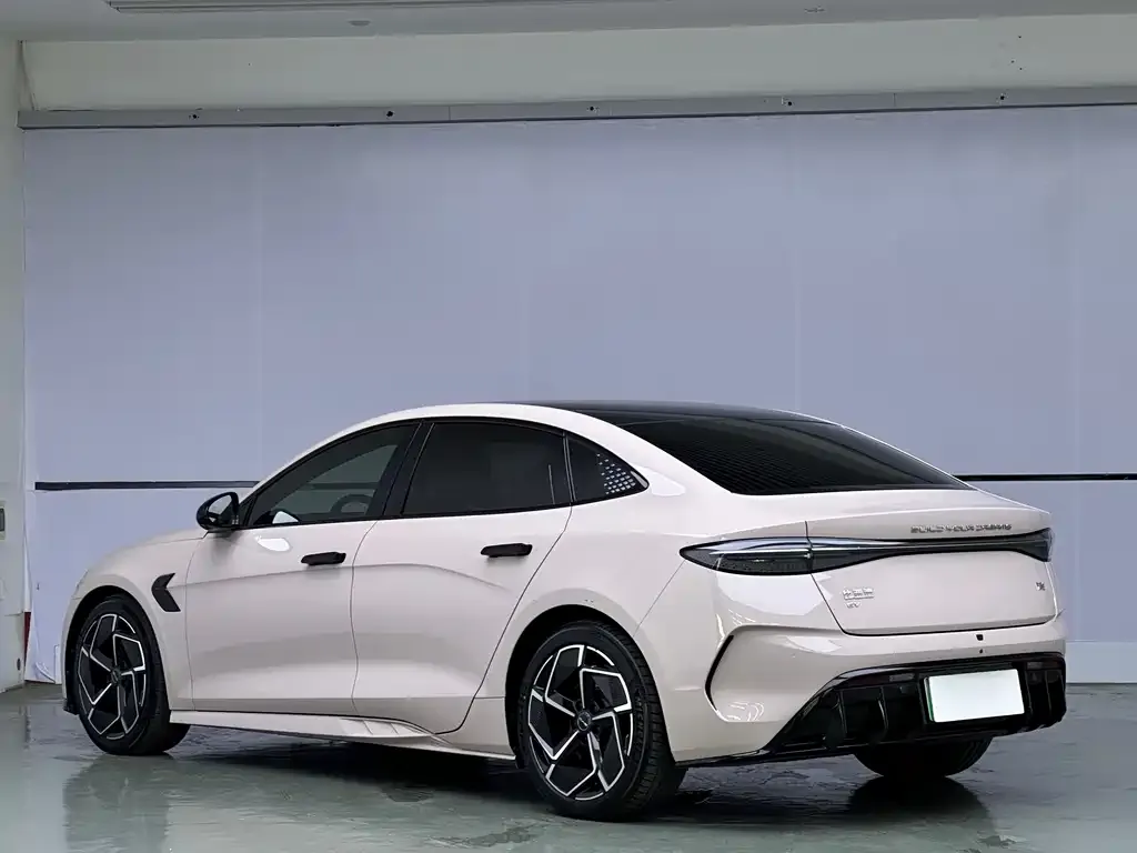 BYD Seal — фото 4
