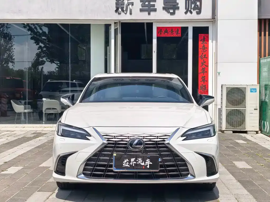 Lexus ES — фото 9