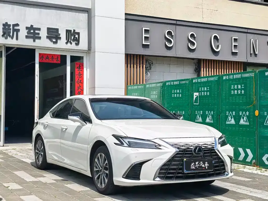 Lexus ES — фото 10
