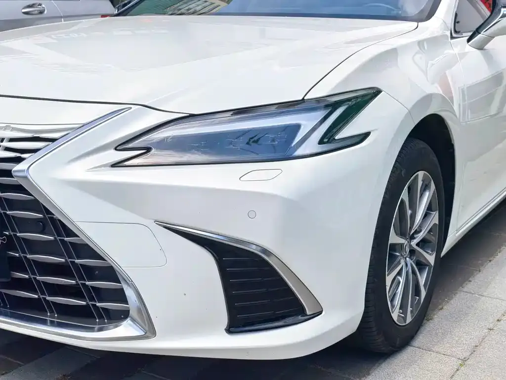 Lexus ES — фото 4
