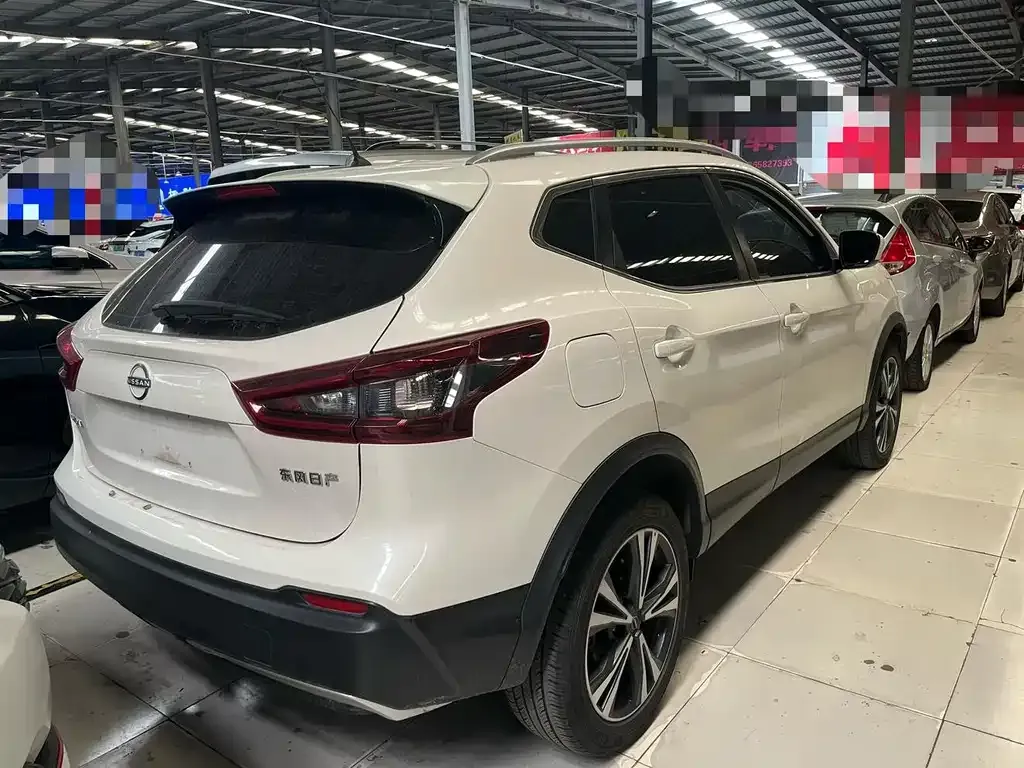 Nissan Qashqai — фото 10