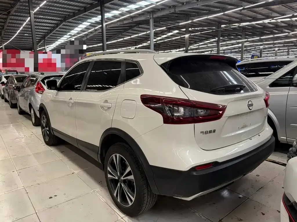 Nissan Qashqai — фото 9