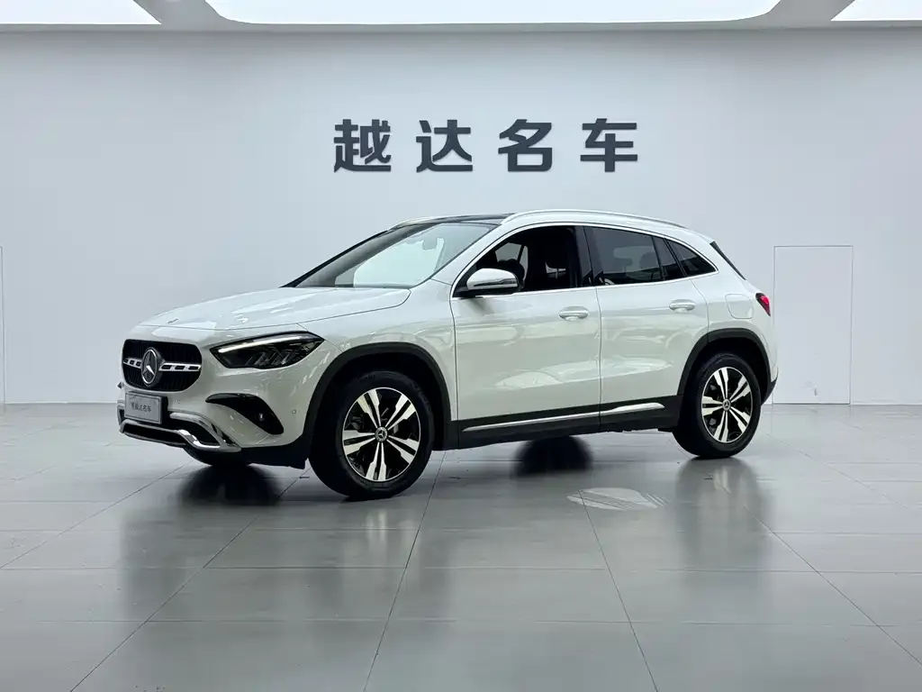 Mercedes-Benz GLA — фото 1