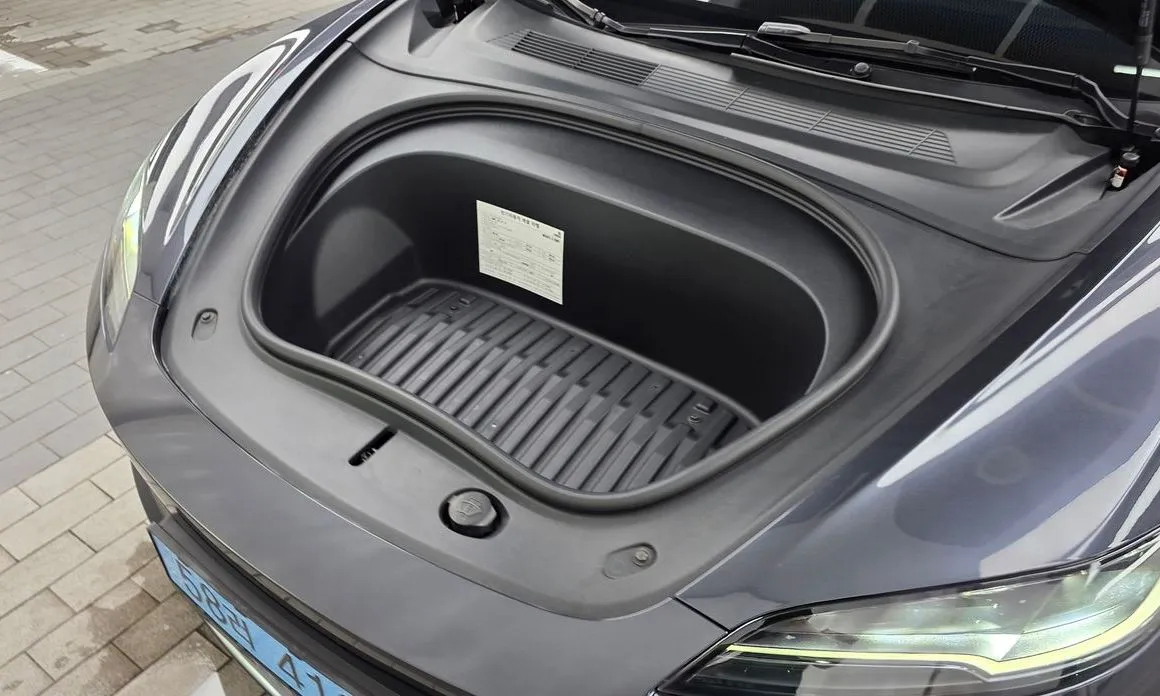 Tesla Model 3 — фото 10