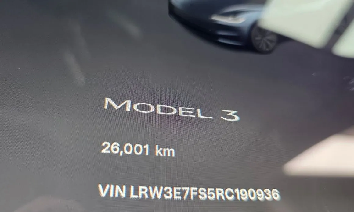 Tesla Model 3 — фото 9