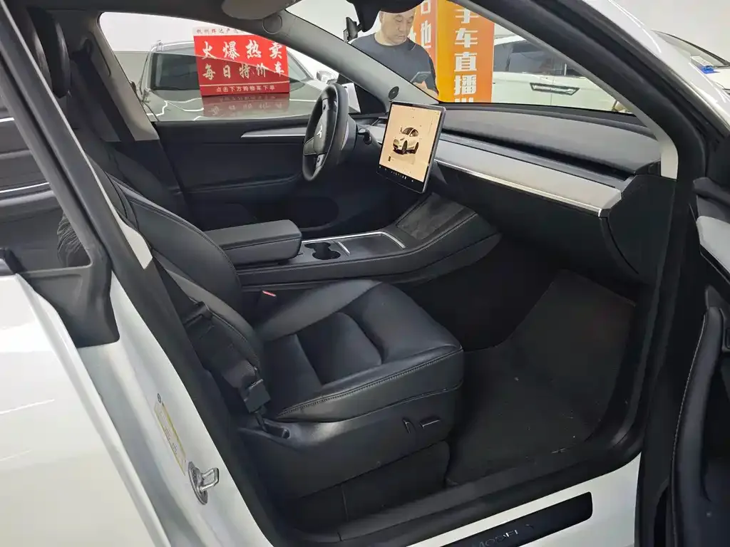 Tesla Model Y — фото 4