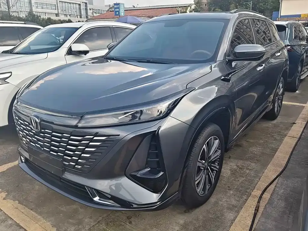 Changan CS75PLUS — фото 1