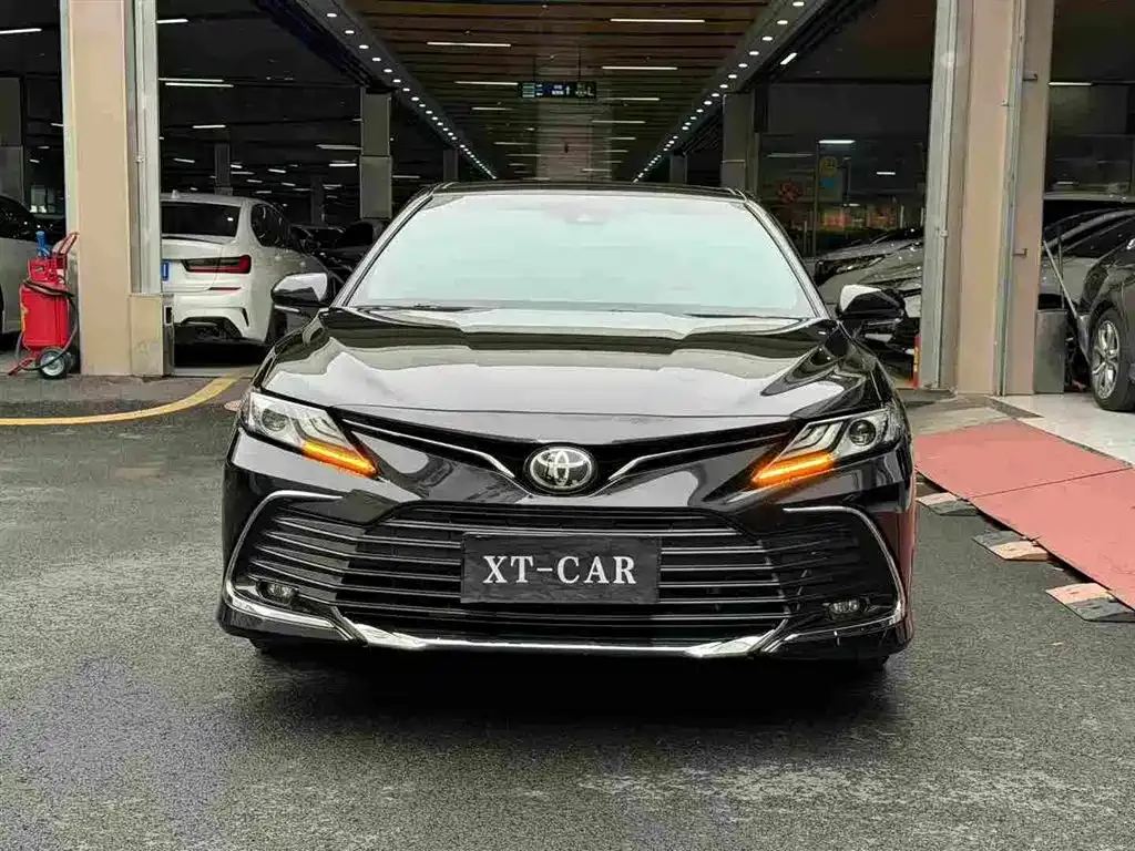 Toyota Camry — фото 8