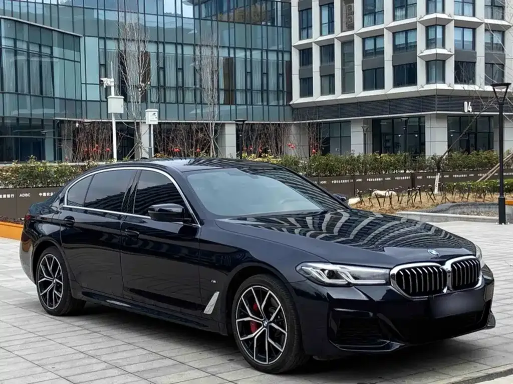 BMW 5 Series — фото 8