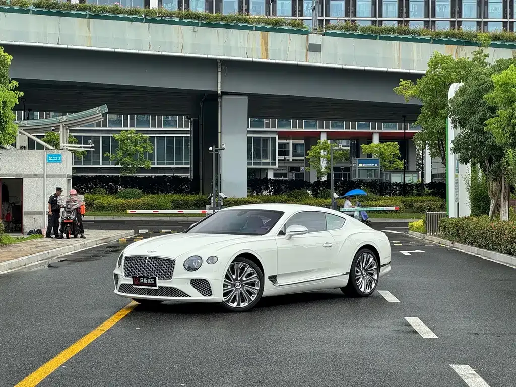 Bentley Continental — фото 1