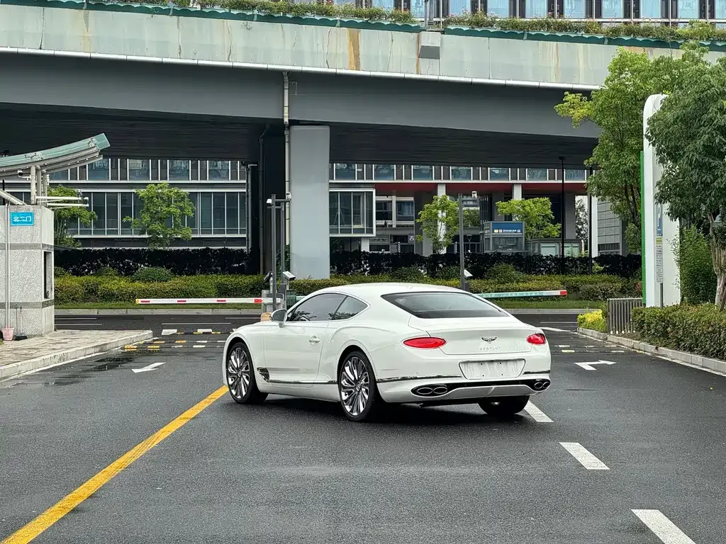 Bentley Continental — фото 8