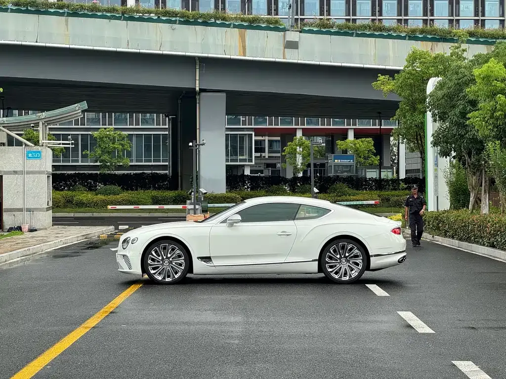 Bentley Continental — фото 7