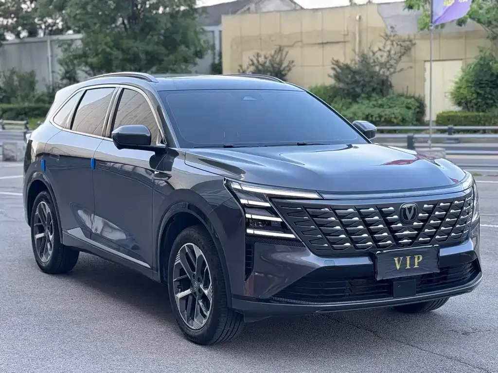 Changan CS75PLUS — фото 1