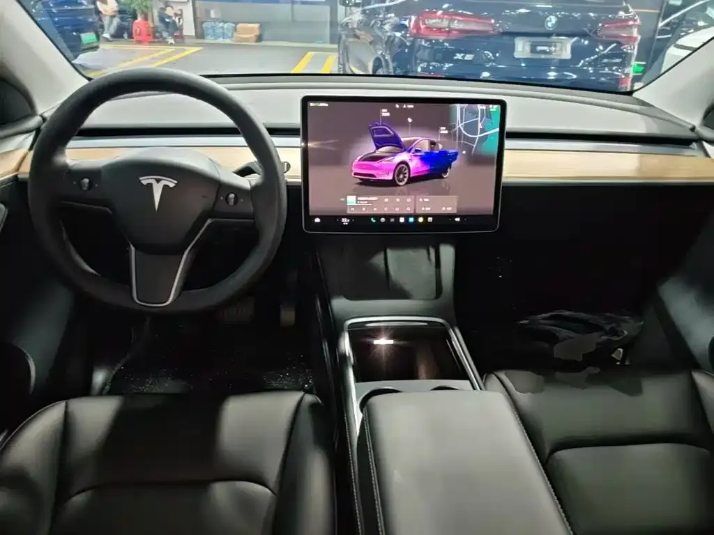 Tesla Model Y — фото 5