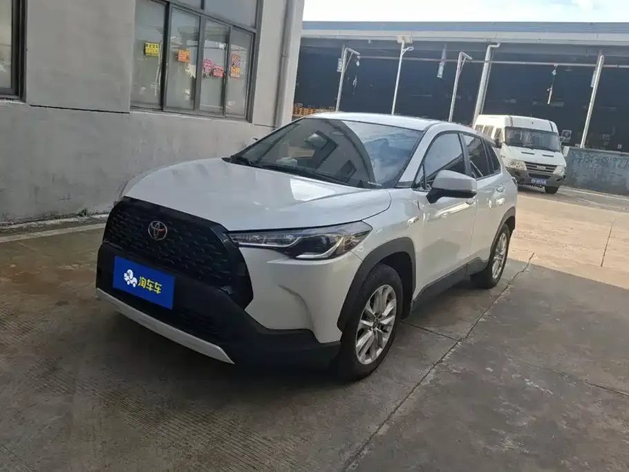 Toyota Corolla Cross — фото 1