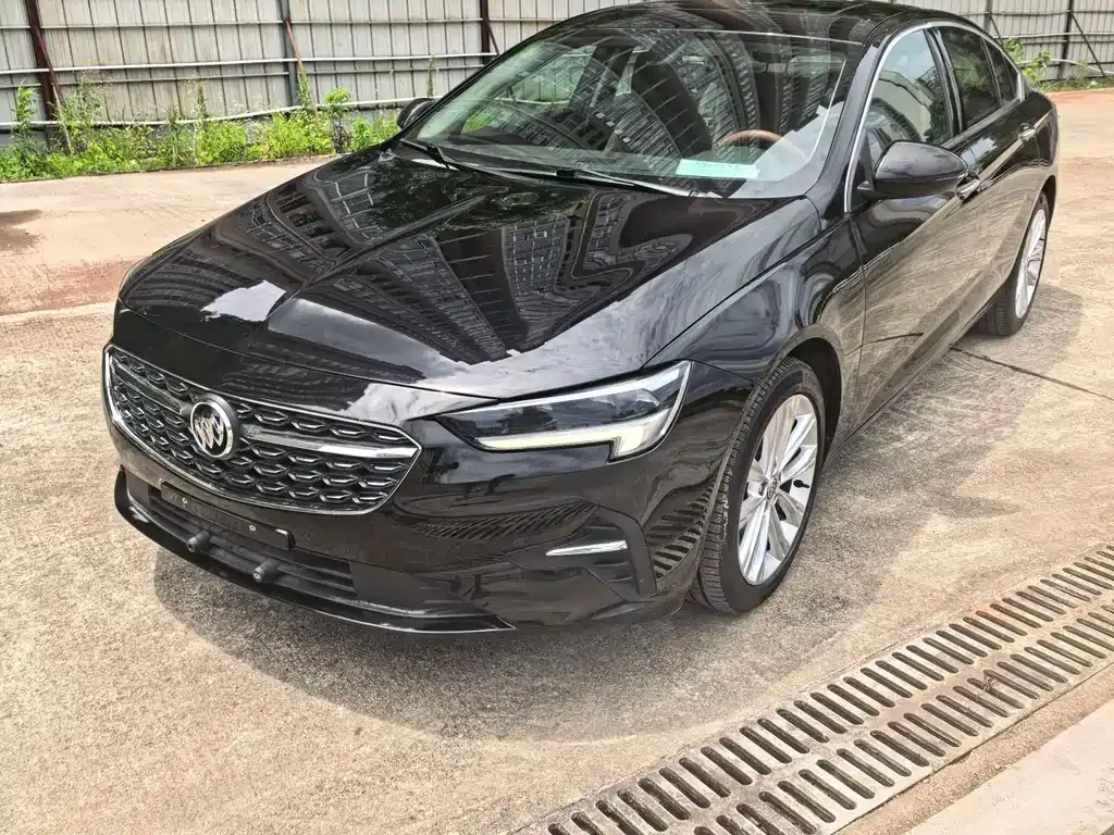 Buick Regal — фото 1