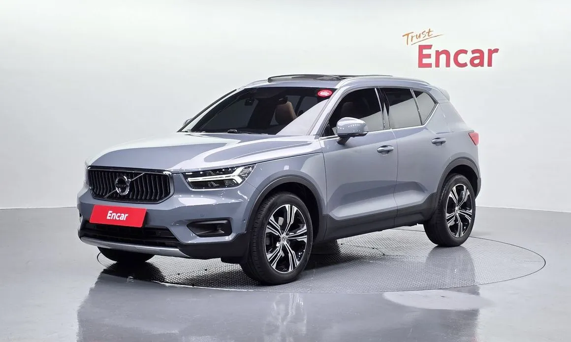 Volvo XC40 — фото 1