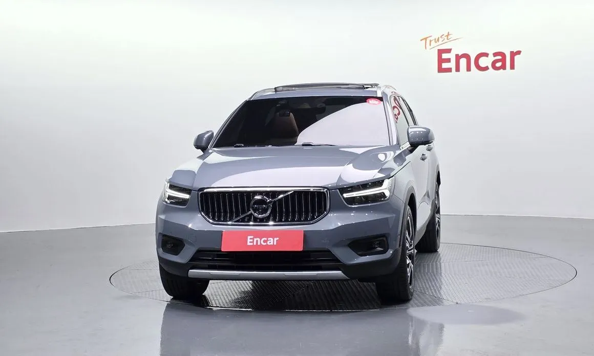 Volvo XC40 — фото 6