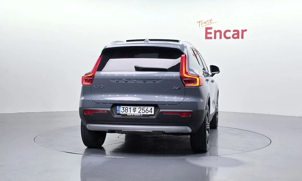 Volvo XC40 — фото 4
