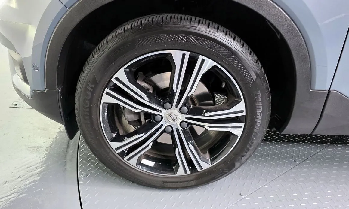 Volvo XC40 — фото 3