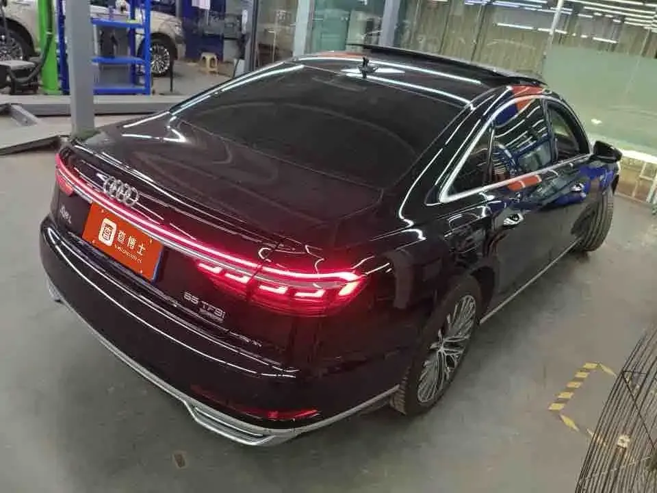 Audi A8 — фото 3