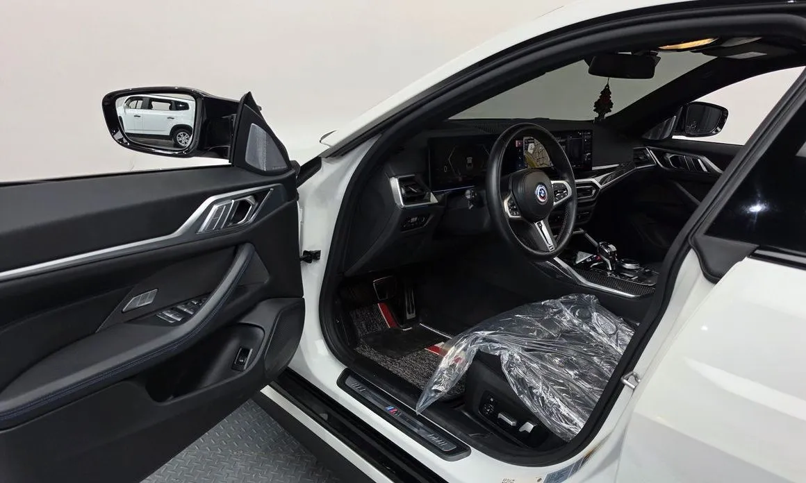 BMW i4 — фото 10
