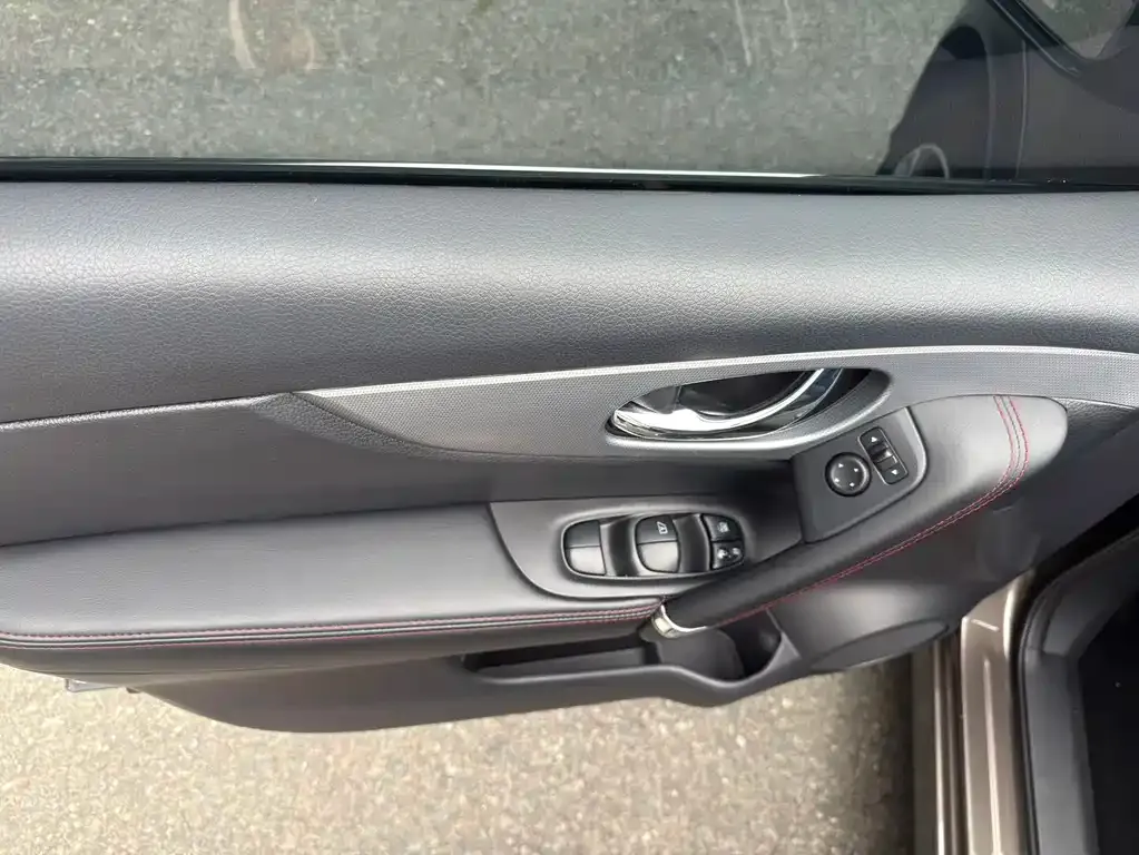 Nissan Qashqai — фото 4