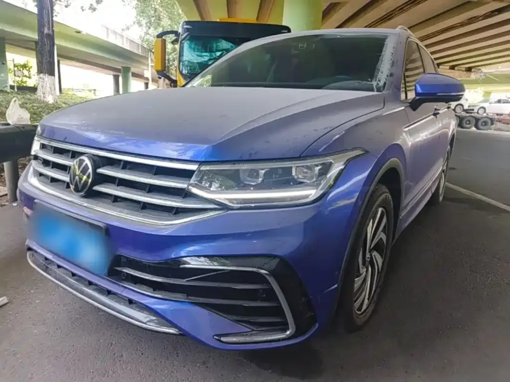 Volkswagen Tiguan L — фото 7