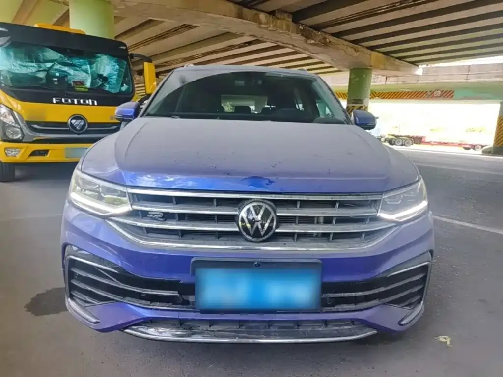 Volkswagen Tiguan L — фото 10