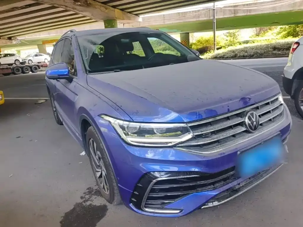 Volkswagen Tiguan L — фото 8