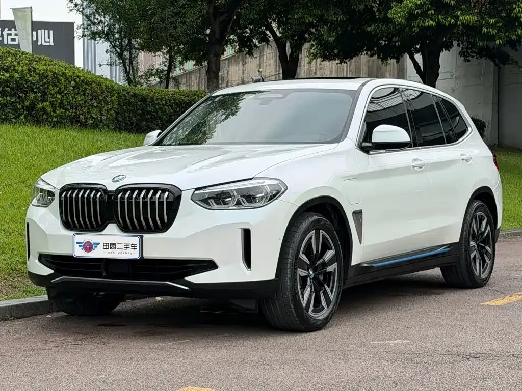 BMW iX3 — фото 1