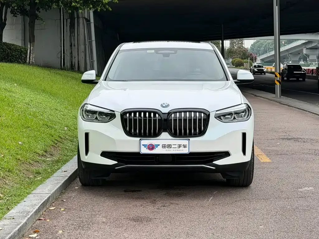BMW iX3 — фото 10
