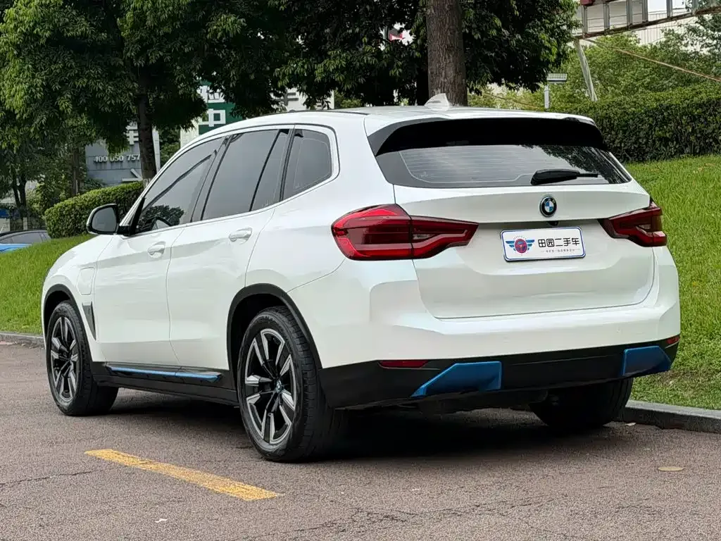 BMW iX3 — фото 6