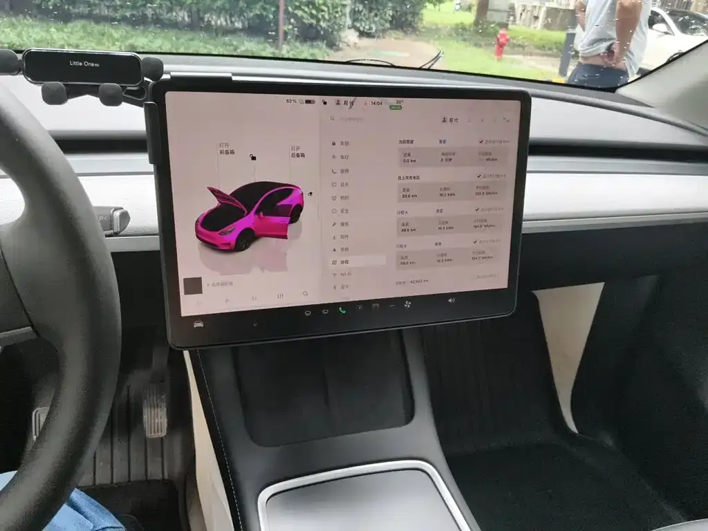 Tesla Model Y — фото 8