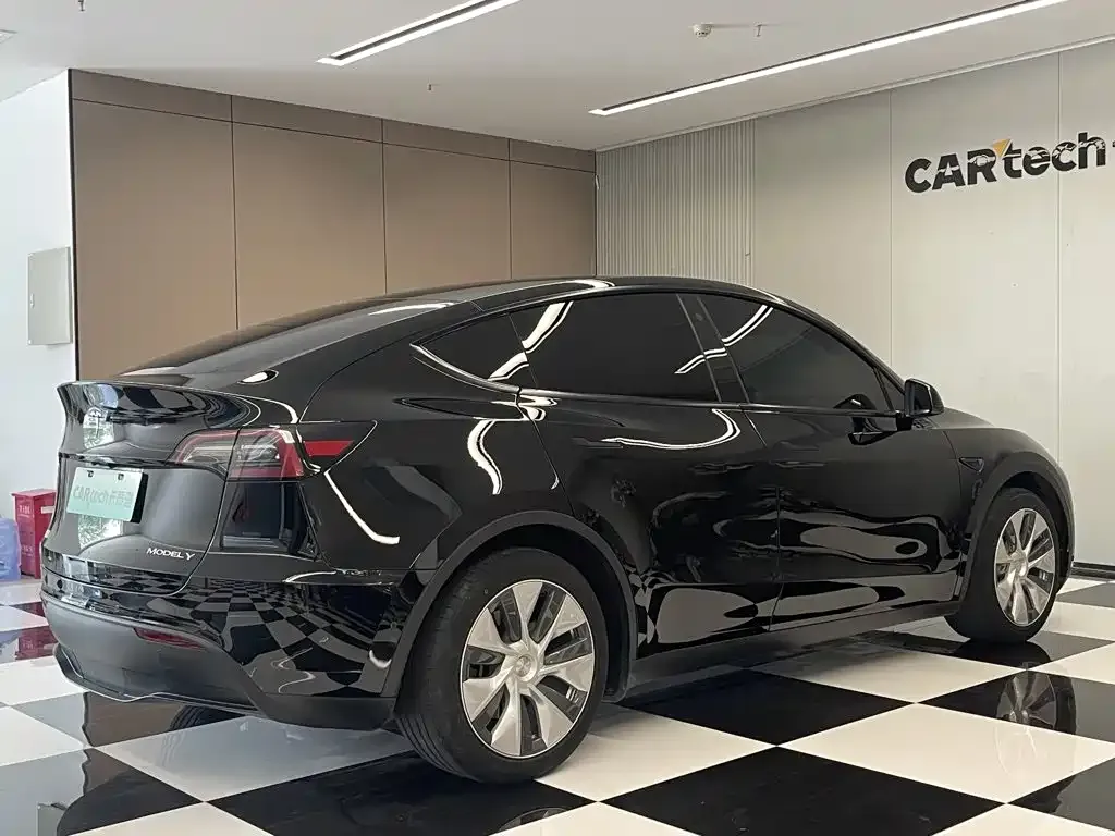 Tesla Model Y — фото 7