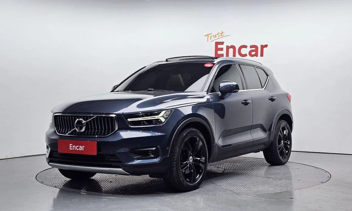 Volvo XC40 — фото 1
