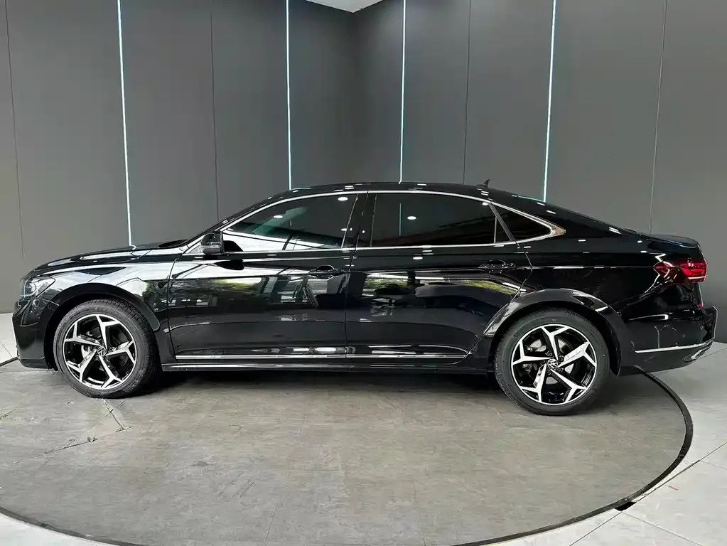 Volkswagen Passat — фото 3